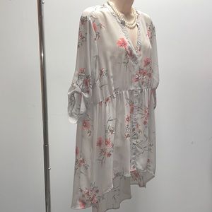 Torrid blouse size 0 gray/ pink